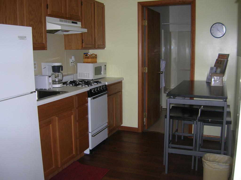 Camp Inn Lodge Oscoda الغرفة الصورة