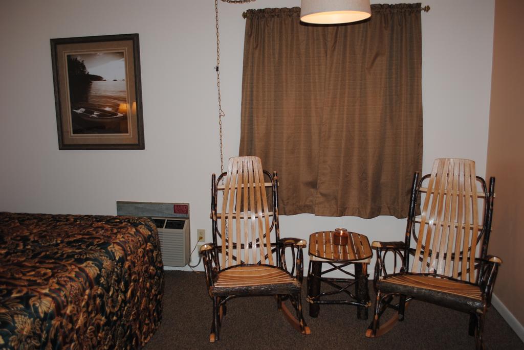 Camp Inn Lodge Oscoda الغرفة الصورة