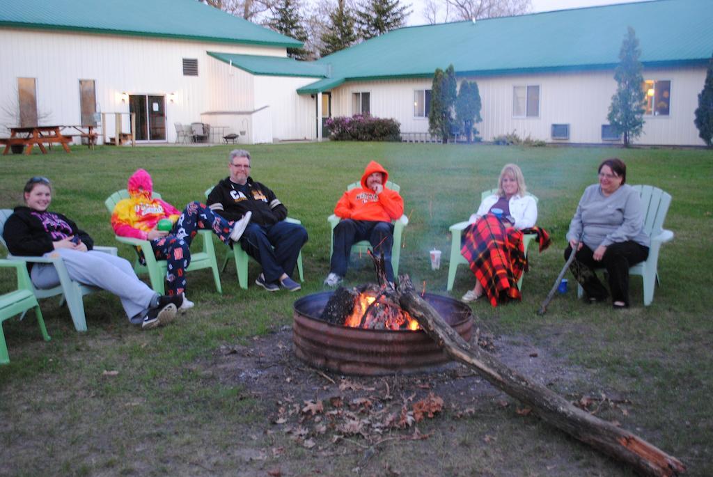 Camp Inn Lodge Oscoda المظهر الخارجي الصورة