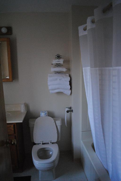 Camp Inn Lodge Oscoda الغرفة الصورة